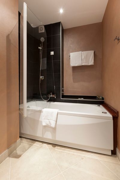 Chantier de combiné baignoire douche