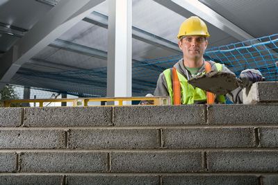 Chantier de construction d'un mur