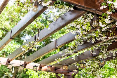 Chantier de une pergola en bois