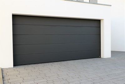 Chantier de porte de garage sectionnelle