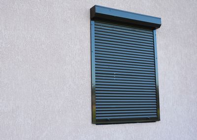 Chantier de volets roulants en aluminium
