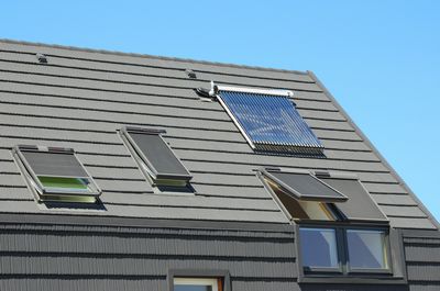 Chantier de volet roulant pour fenêtre de toit