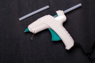 Comment choisir un pistolet à colle ? : conseils et prix des travaux