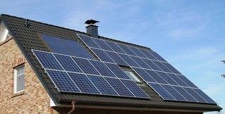 Quelles aides à la production d'électricité photovoltaïque en 2018 ? — guide RenoMigo Quelles aides à la production d'électricité photovoltaïque en 2018 ? : conseils et prix des travaux