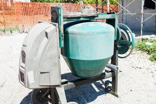 Comment choisir une bétonnière ? : conseils et prix des travaux