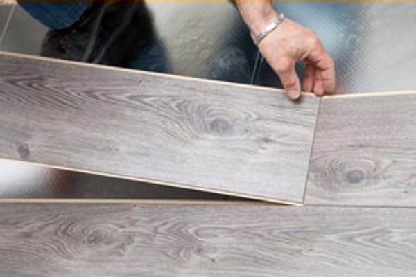 Chantier de pose parquet, devis gratuits